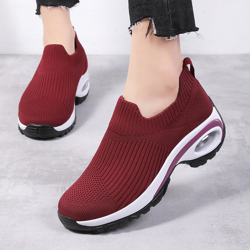 AIR CUSHION RUNNING SNEAKERS.