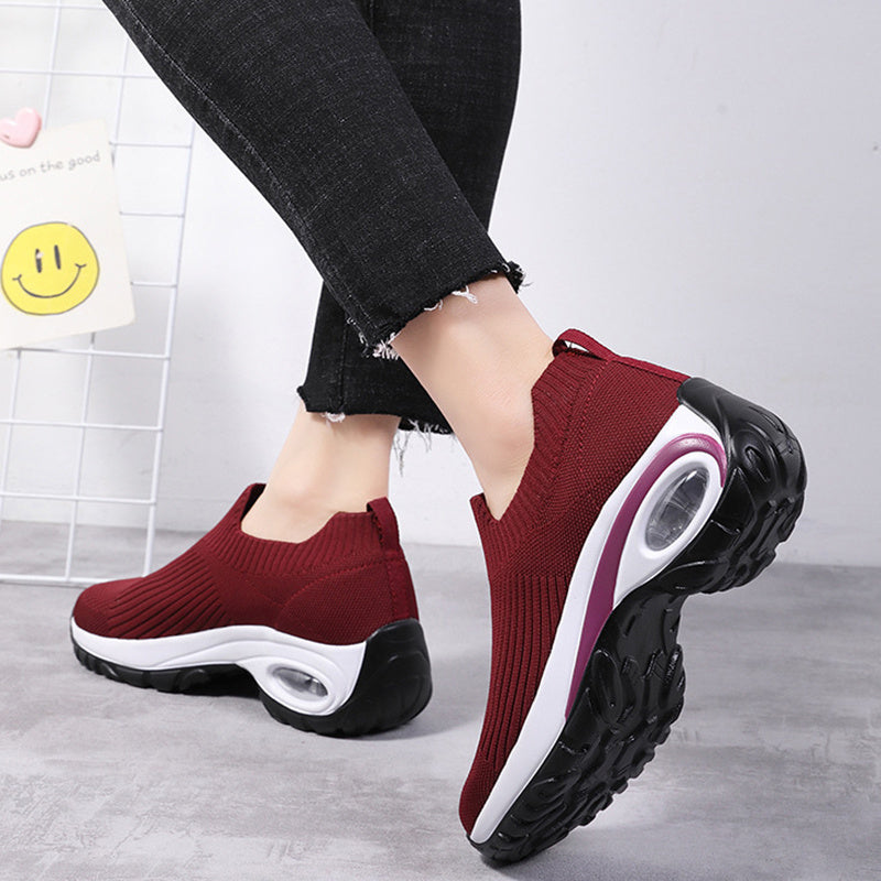 AIR CUSHION RUNNING SNEAKERS.