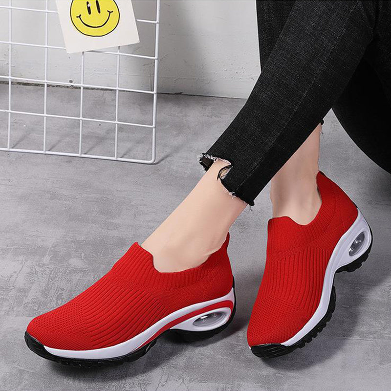 AIR CUSHION RUNNING SNEAKERS.