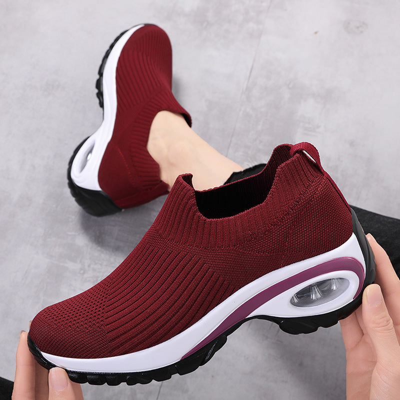 AIR CUSHION RUNNING SNEAKERS.